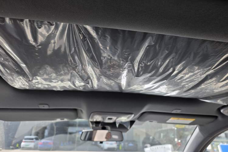 Used CHANGAN UNI-V iDD 2024 Blue Whale Smart Electric iDD 136km ZhiKu Model
