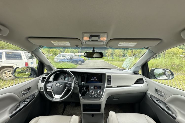 Used Toyota Sienna (Parallel Import) 2015 3.5L Two-Wheel Drive L
