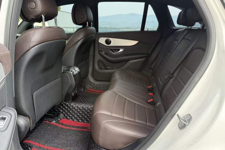 Used Mercedes-Benz GLC 2019 GLC 200 L 4MATIC Interior 6