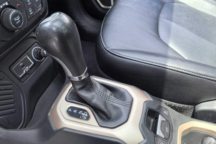 Used Jeep Renegade 2018 Connected Large Screen Version 180TS Automatic High-Energy Edition