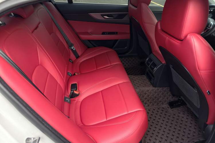 Used Jaguar XEL 2022 2.0T 250 PS R-DYNAMIC S Advanced Sport Edition Interior 3