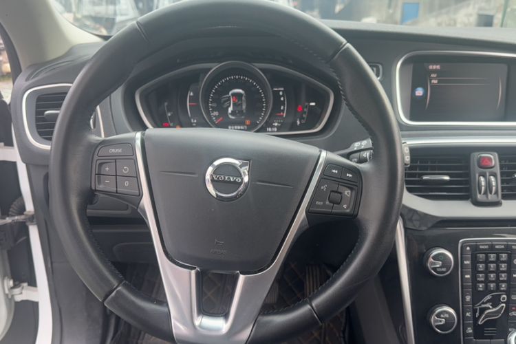 Used Volvo V40 2018 T3 Zhiyi Edition Steering Wheel
