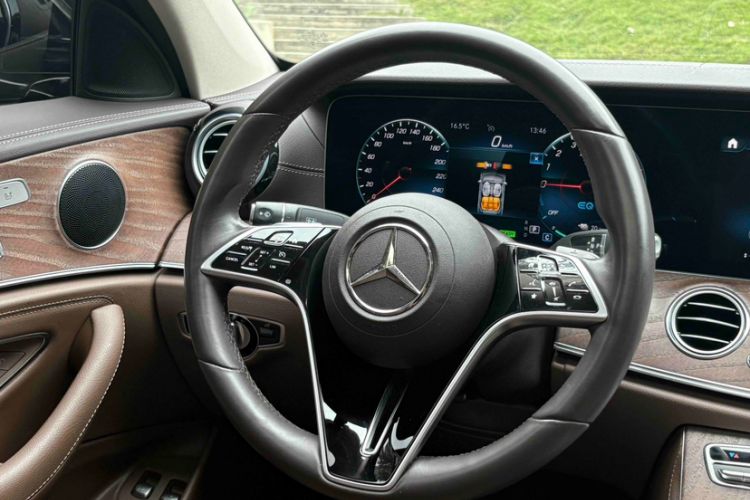 Used Mercedes-Benz E-Class New Energy 2022 Facelift E 350 e L Plug-in Hybrid Sedan
