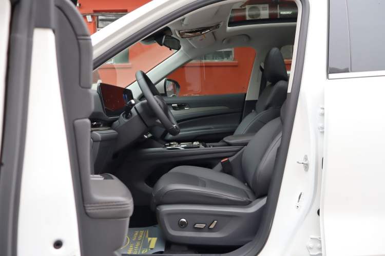 Used Ford Equator Sport 2022 EcoBoost 170 Premier Edition
