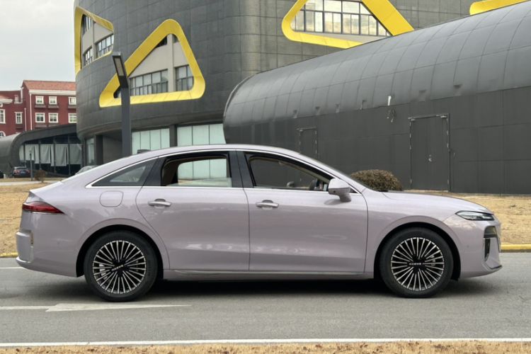 Used Roewe M7 DMH 2025 Model 160km Premium Version
