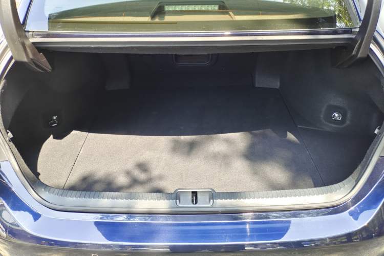 Used Lexus ES 2020 300h Premier Edition
