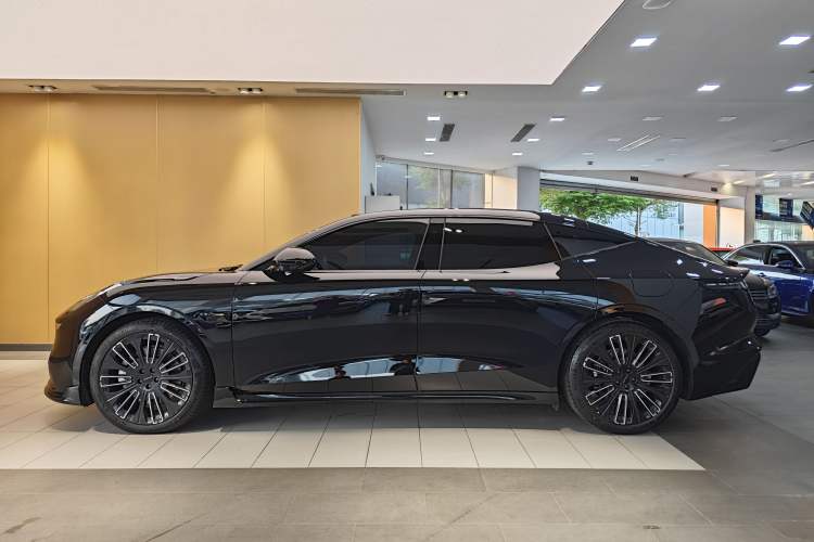Used Lynk & Co Lynk & Co 10 EM-P 2025 Model 240 Four-Wheel Drive Ultra