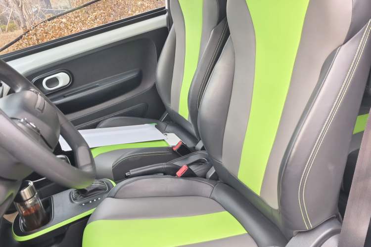 Used Roewe Clever 2021 302 km New Four-Seater Super-Efficient Version