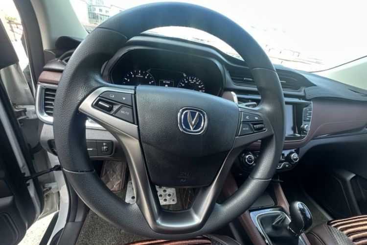 Used Changan Lingxuan 2017 1.5T Manual Joyful & Happy Model
