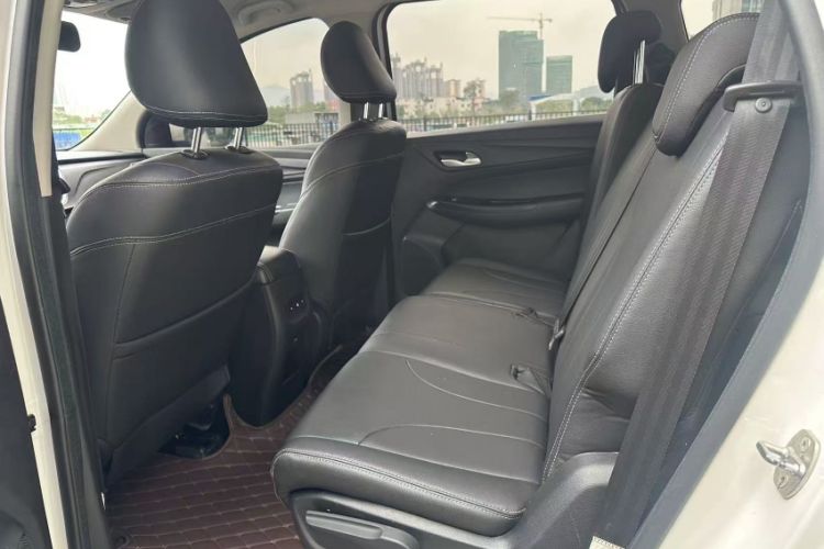 Used Baojun 730 2019 1.5T CVT Fashion Model 7 Seats China VI Emission Standard Interior 3