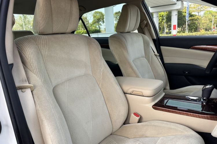 Used Toyota Crown 2015 2.5L Standard Edition Right Front Seat