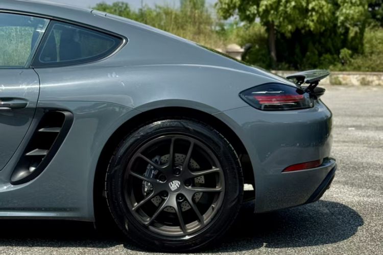 Used Porsche 718 2016 Cayman 2.0T
