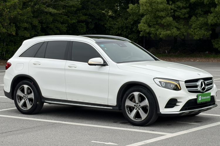 Used Mercedes-Benz GLC 2017 GLC 300 4MATIC Sport Edition Exterior 2