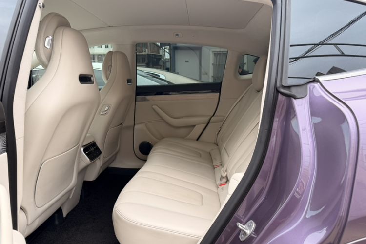 Used Hima Luxeed R7 2024 All-Electric 736 km Ultra Interior 5