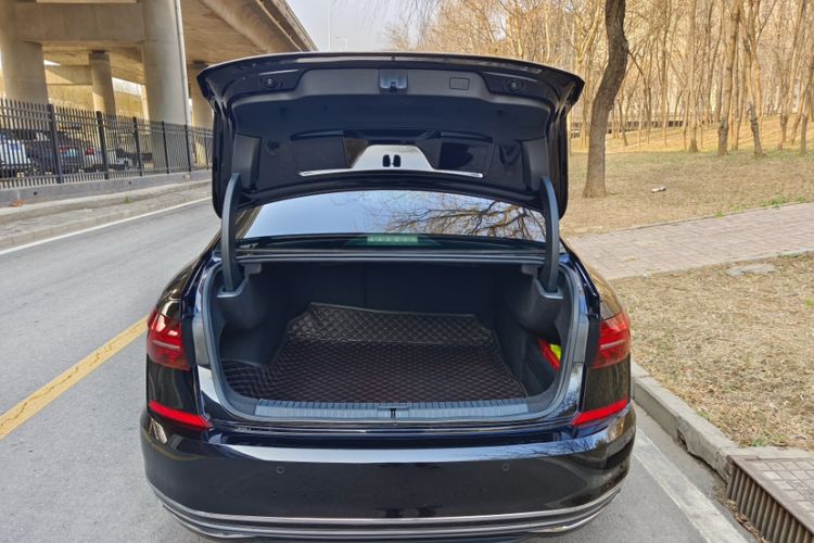 Used Volkswagen Passat 2019 330TSI Luxury Edition China VI Standard
