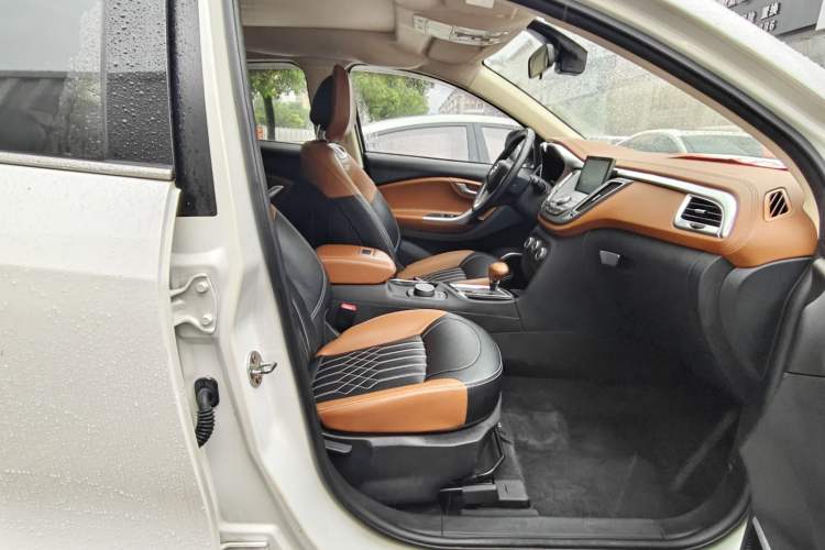 Used Soueast DX7 2018 1.5T Automatic Luxury Model