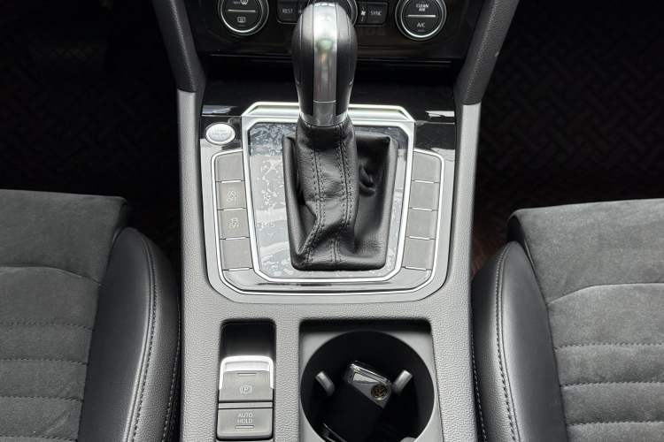 Used Volkswagen Magotan 2018 330TSI DSG Luxury Model