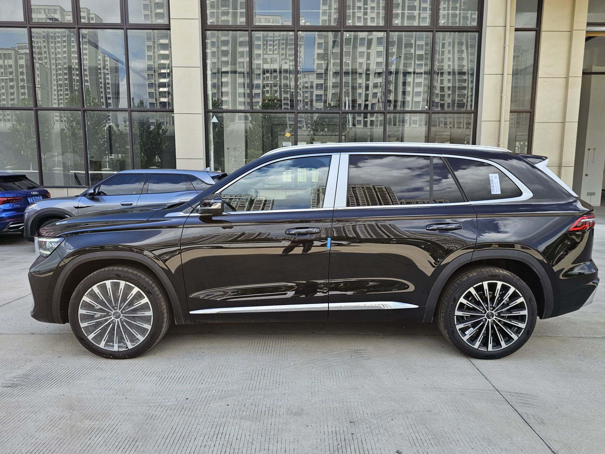 Hongqi HS3 PHEV 2024 PHEV 115km Jingwei Edition — снимка 17