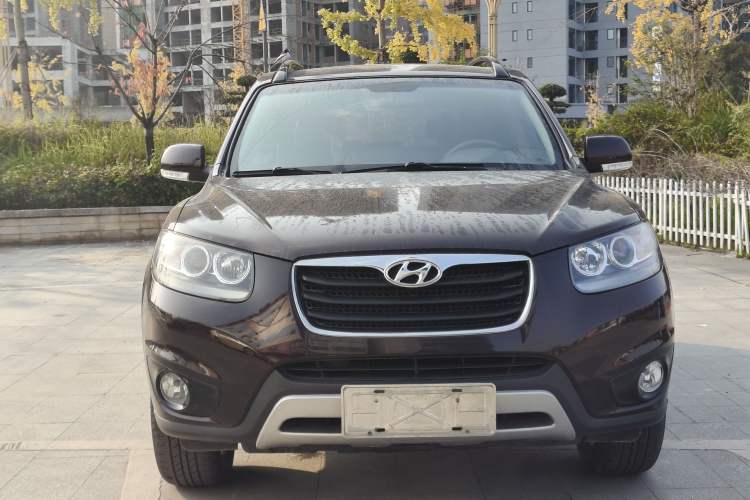 Used Hyundai Santa Fe Classic 2012 2.4 Luxury Edition 7-Seater Four-Wheel Drive
