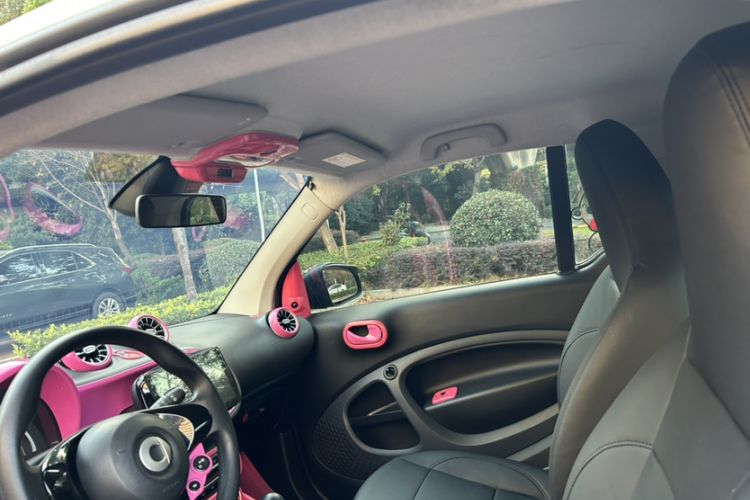 Used smart fortwo 2015 1.0L 52 kW hardtop Dynamic version