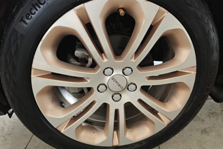 Used Lynk & Co 01 2017 2.0T Two-Wheel Drive Pro Edition Exterior 6