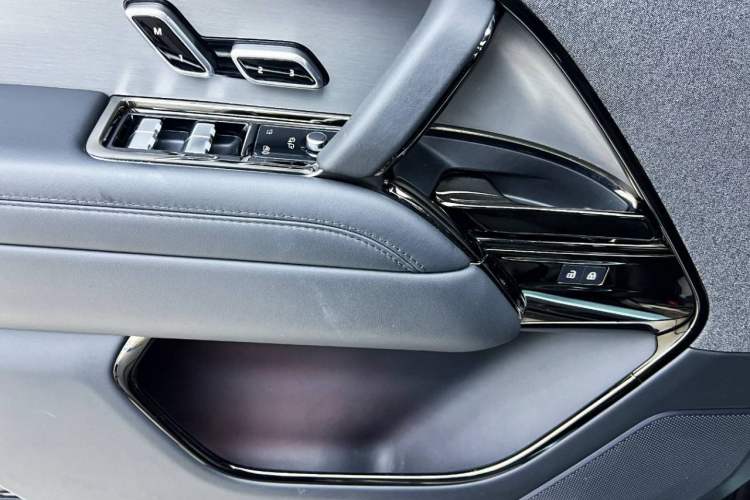 Used Land Rover Range Rover Sport 2024 400PS Dynamic SE
