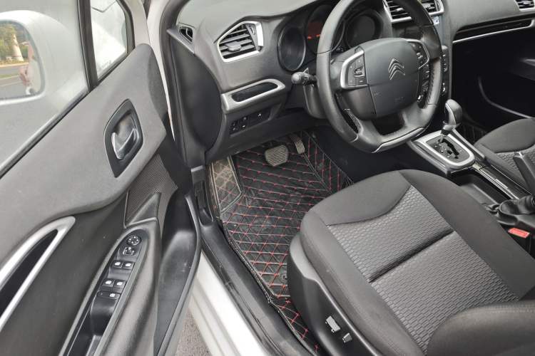 Used Citroen C4L 2015 1.8L Automatic Luxury Edition Left Front Seat