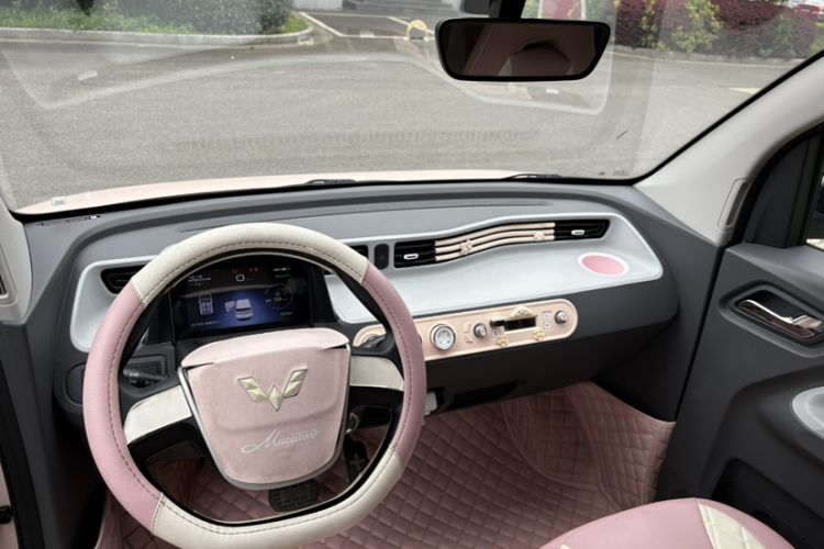 Used Wuling Hongguang MINIEV 2021 Macaron Fashion Edition Lithium-Ion Battery Interior 2