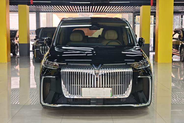 Used VOYAH Dream 2025 PHEV Four-Wheel-Drive Flagship Kunpeng Edition
