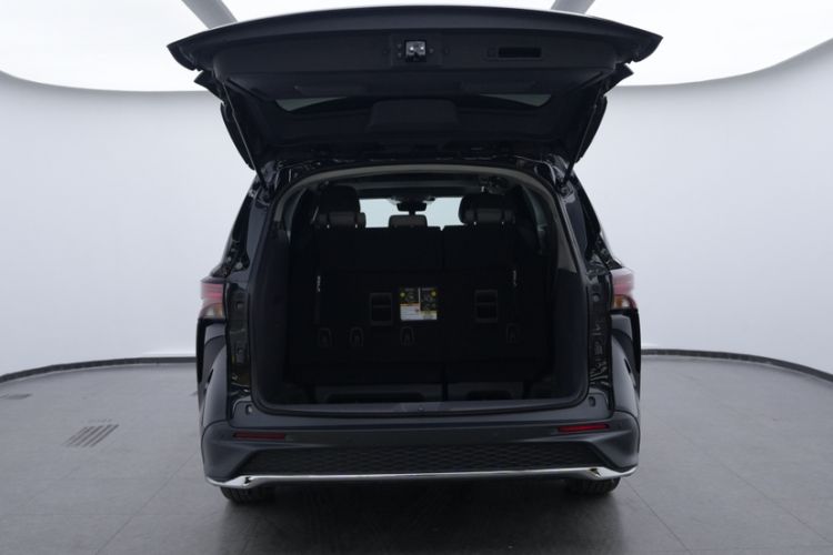 Used Toyota Granvia 2024 2.5L Hybrid Comfort Edition