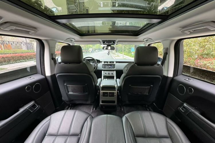 Used Land Rover Range Sport 2016 3.0 SC V6 SE Interior 4