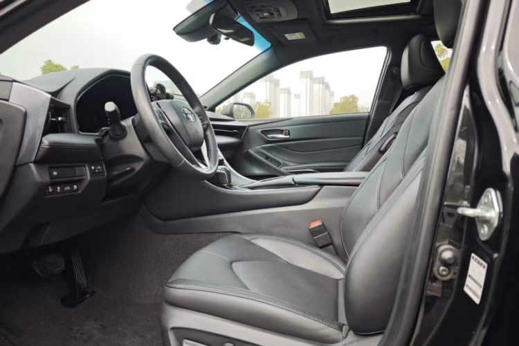 Used Toyota Avalon 2023 2.0L Premium Edition Interior 5