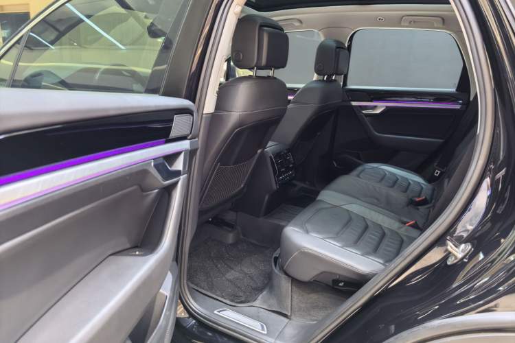 Used Volkswagen Touareg New Energy 2021 eHybrid Interior 6