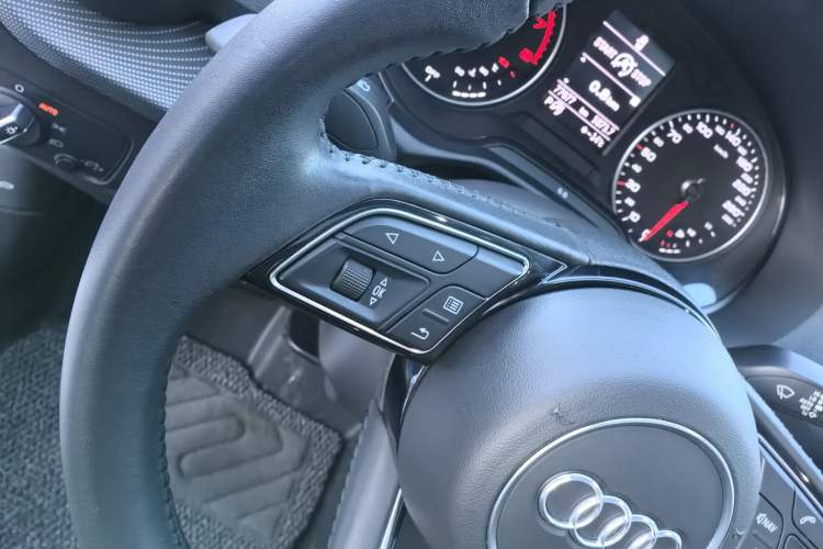 Used Audi Q2L 2018 35 TFSI Launch Exclusive Edition China V