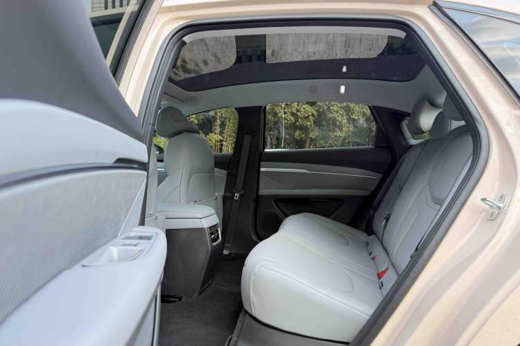 Used XPeng MONA M03 2024 620 with Ultra-Long Range Interior 8