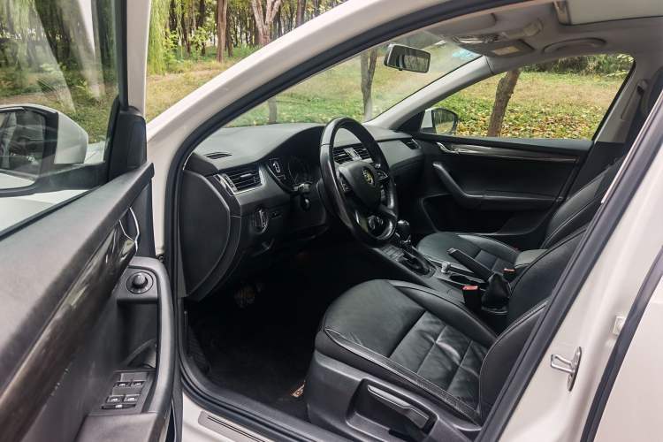 Used Skoda Octavia 2016 1.6L Automatic Smart Drive Edition
