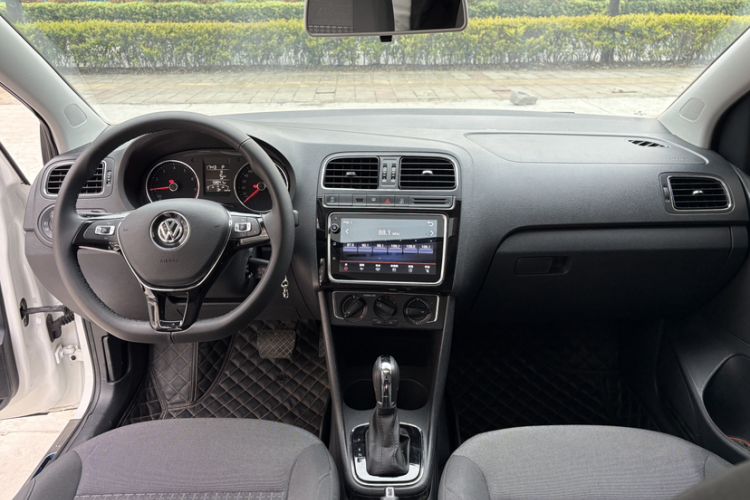 Used Volkswagen Polo 2018 1.5L Automatic Enjoyment Model Interior 2