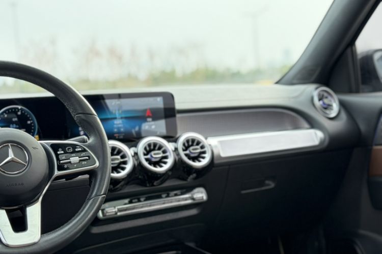 Used Mercedes-Benz GLB 2022 GLB 220 Dynamic Edition Audio And AC Panel