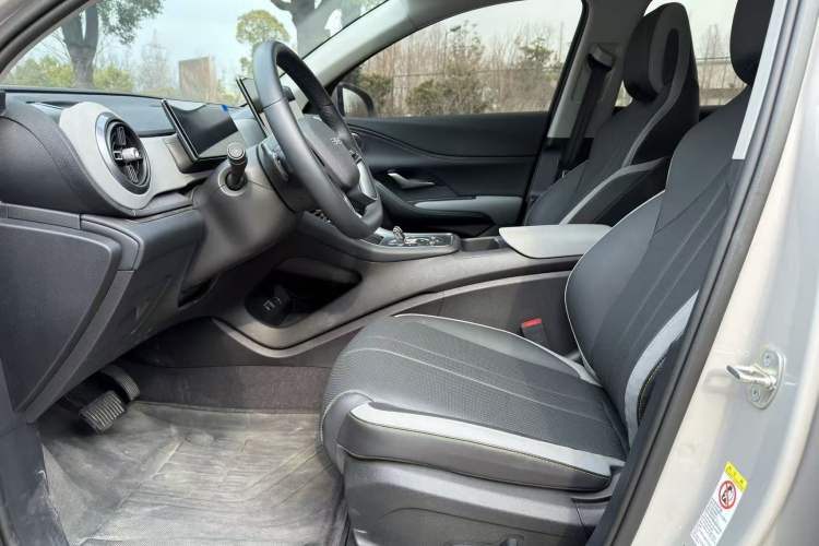 Used BYD Sealion 05 DM-i 2025 DM-i Smart Drive 115KM Flagship Model Interior 7