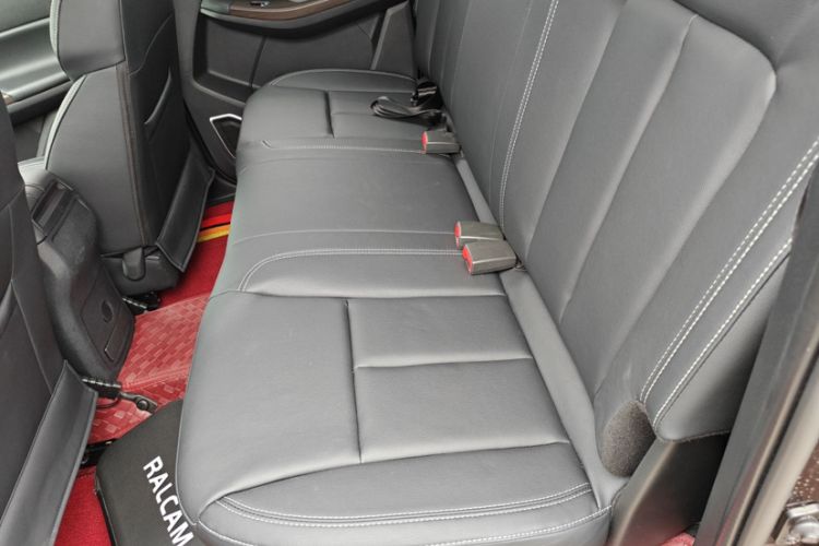 Used JMC Yuhu 7 2022 2.0T Automatic Diesel 4x4 Comfort Edition Standard Wheelbase
