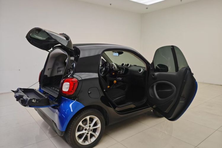 Used smart fortwo 2015 1.0L 52 kW hardtop Dynamic version