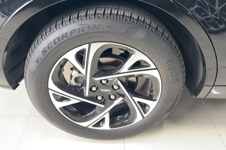 Used Lincoln Nautilus 2025 2.0T All-Wheel-Drive Luxury Hybrid Edition Interior 13