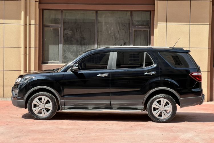 Used CHANGAN OSHAN CX70 2016 1.6L Manual Elite Model Exterior 10