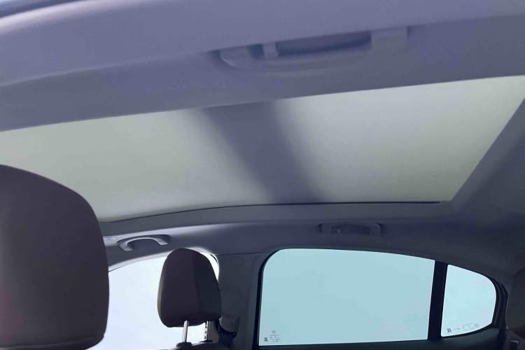 Used Alfa Romeo Stelvio 2017 2.0T 200HP Luxury Edition Headliner