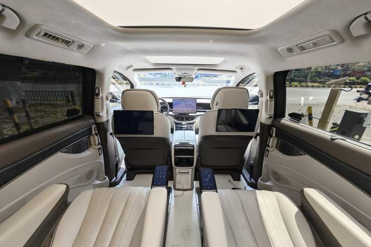 Used Denza D9 2022 DM-i 970 Four-Wheel Drive Flagship Model