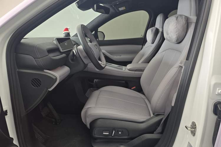 Used Nio EC6 2024 75 kWh Left Front Seat