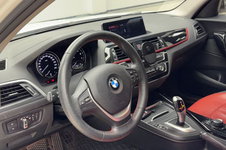 Used BMW 1 Series 2018 118i Sport Design Package Interior 8