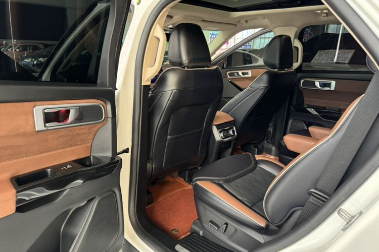 Used Ford Explorer 2023 EcoBoost 285 Four-Wheel Drive Titanium Edition 6 Seats
