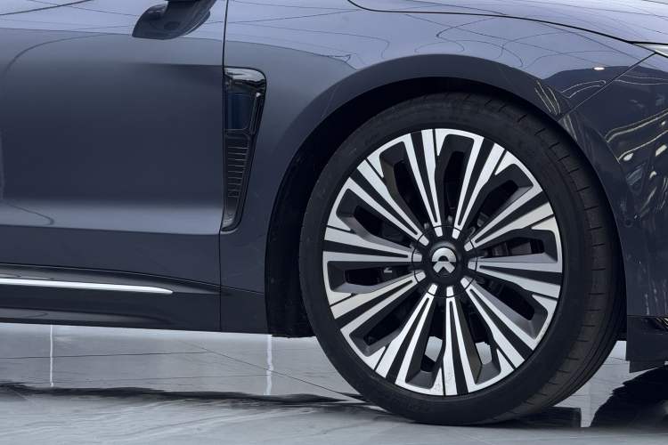 Used Nio ET9 2025 100kWh Signature Edition Exterior 2