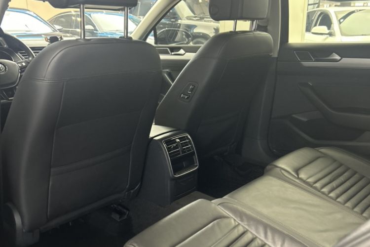 Used Volkswagen Magotan 2017 330TSI DSG Leading Model Interior 3